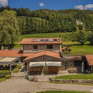 Agriturismo La Nevera Фермерский дом